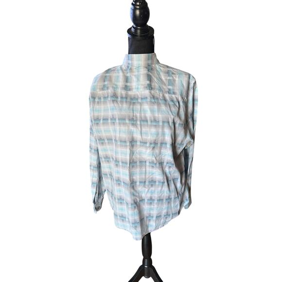 Tommy Bahama Men’s Blue Gray Plaid Lightweight Button Up Shirt - Picture 5 of 9